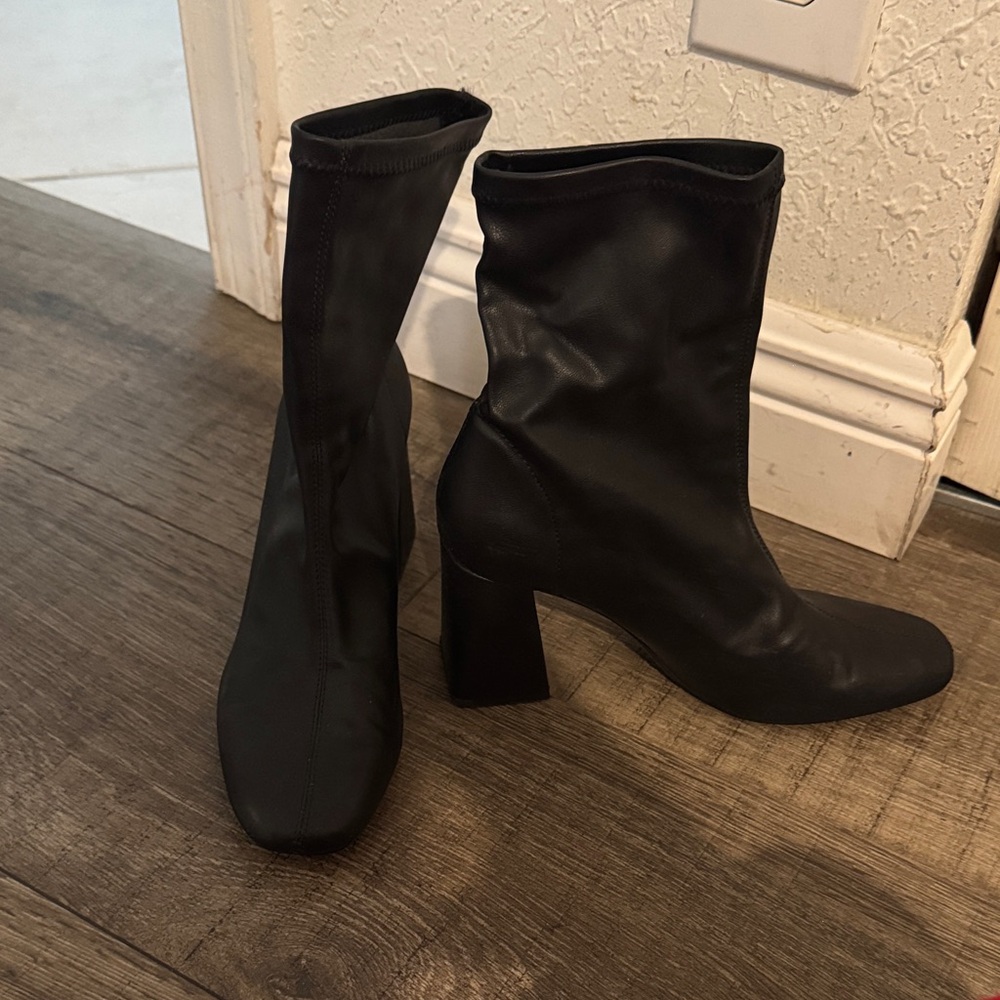 Bershka Sleek Black Heeled Boots